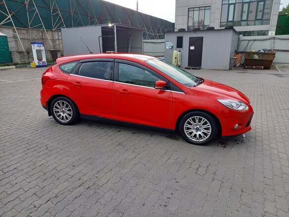 2011 Ford Focus III, красный, 640000 рублей - вид 2