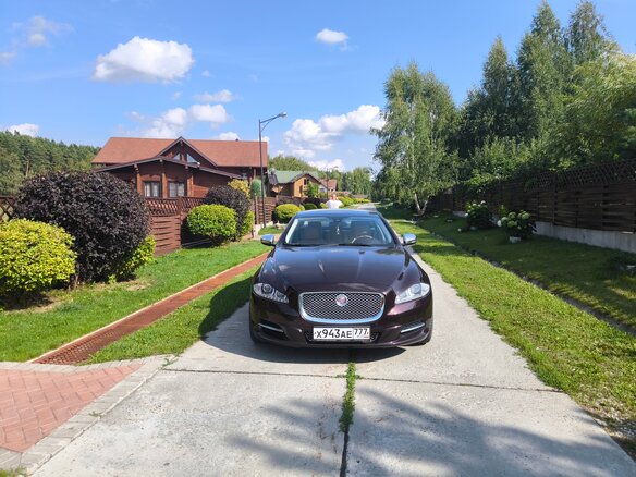 2013 Jaguar XJ IV (X351), коричневый - вид 1