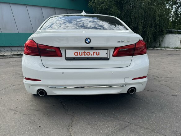 2018 BMW 5 серии 520d VII (G30/G31/G38), белый, 3000000 рублей - вид 3