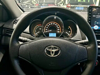 2020 Toyota Yaris L X XP150 Рестайлинг, белый, 1200000 рублей, вид 5