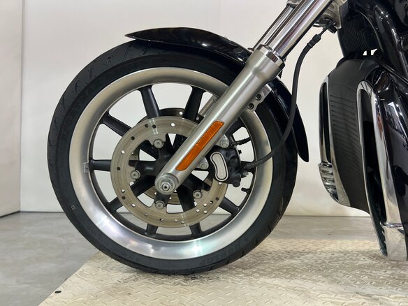 2004 Harley-Davidson V-Rod, чёрный, 560000 рублей - вид 12