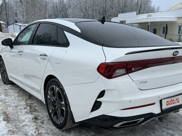 2021 Kia K5 III, белый, 3700000 рублей - вид 4
