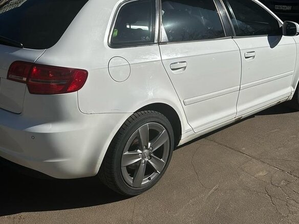 2010 Audi A3 II (8P) Рестайлинг 2, белый, 900000 рублей - вид 6