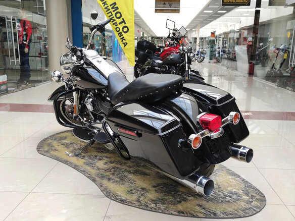 2017 Harley-Davidson Road King, чёрный - вид 5