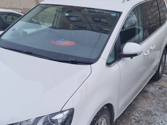 2013 Volkswagen Sharan II, белый, 1395000 рублей - вид 1