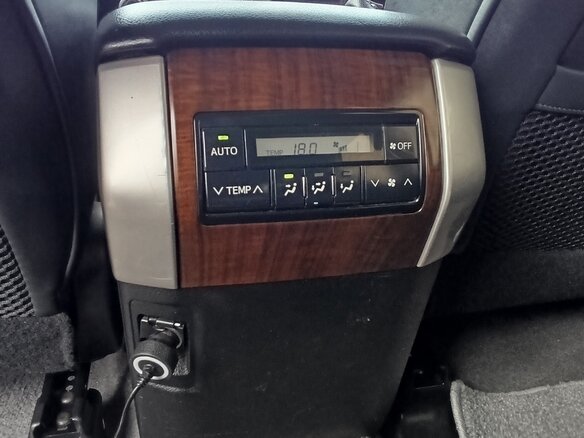 2010 Toyota Land Cruiser Prado 150 Series, белый, 2600000 рублей - вид 19