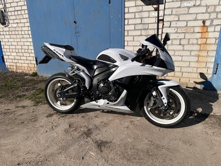 2008 Honda CBR 600RR, белый, 560000 рублей, вид 1