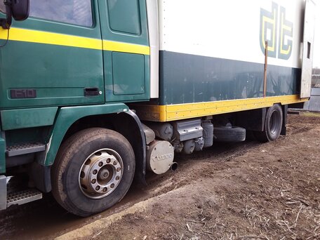 1992 Volvo F-Series, зелёный, 950000 рублей, вид 4