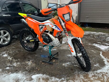 2023 KTM 300 EXC, оранжевый, 870000 рублей, вид 4