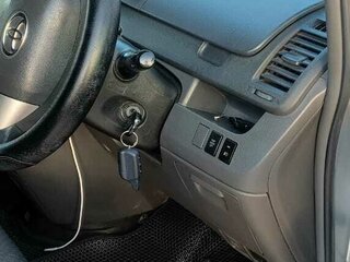 2010 Toyota Noah II (R70), серый, 1500000 рублей, вид 4