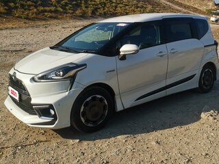 2018 Toyota Sienta II, белый, 1850000 рублей, вид 2