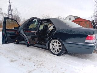 1998 Mercedes-Benz S-Класс 320 III (W140) Рестайлинг, синий, 2200000 рублей, вид 4