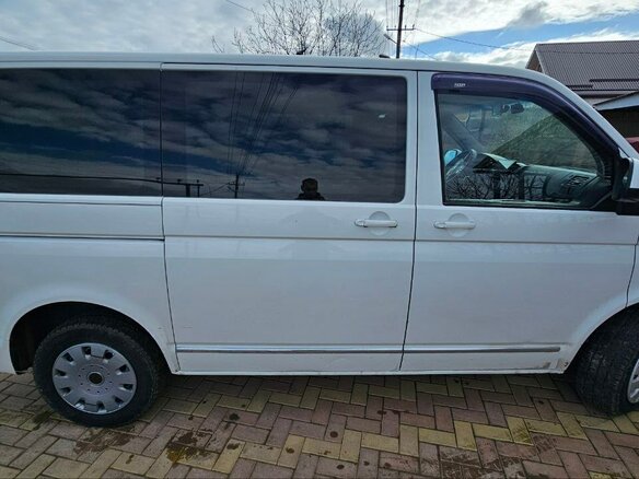 2013 Volkswagen Caravelle T5 Рестайлинг, белый, 1800000 рублей - вид 2