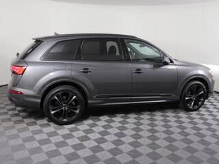 2024 Audi Q7 55 TFSI II (4M) Рестайлинг 2, серый, 11377244 рублей, вид 4