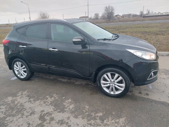 2013 Hyundai ix35 I Рестайлинг, чёрный, 1699000 рублей - вид 3