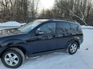 2011 Mitsubishi Outlander II Рестайлинг, чёрный, 1100000 рублей, вид 2