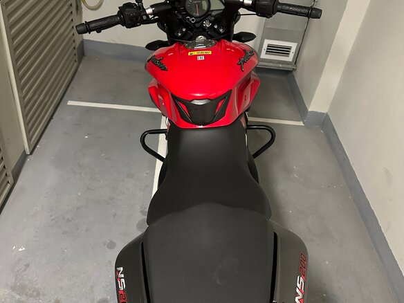 2020 Bajaj Pulsar NS 200, красный, 200000 рублей - вид 13