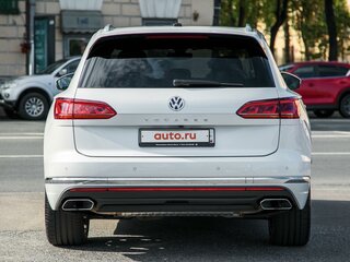 2020 Volkswagen Touareg III, белый, 8750000 рублей, вид 5