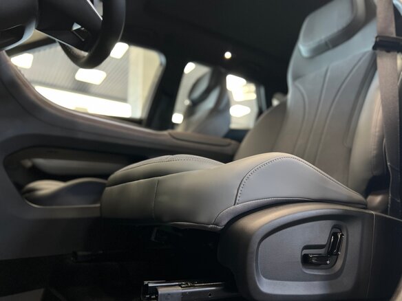 2026 Geely Galaxy M7, серебристый - вид 19