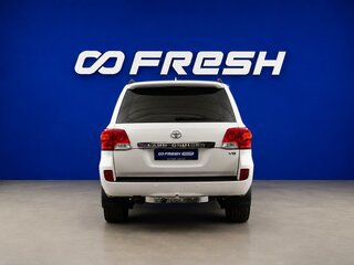 2015 Toyota Land Cruiser 200 Series Рестайлинг 1, белый, 3100444 рублей, вид 4