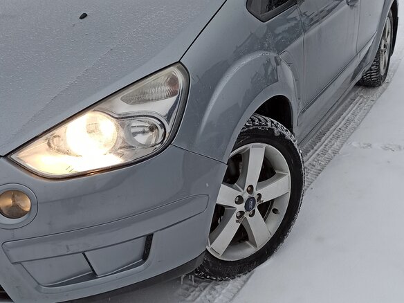 2006 Ford S-MAX I, серебристый - вид 1