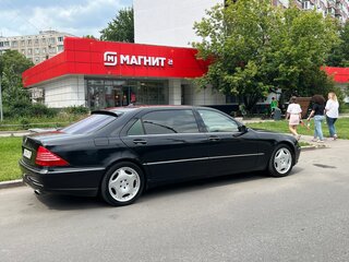 2001 Mercedes-Benz S-Класс 500 Long IV (W220), чёрный, 950000 рублей, вид 3