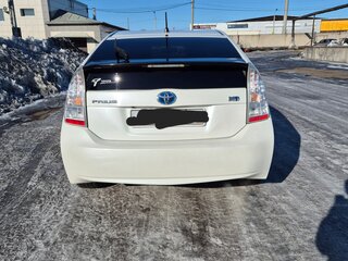 2011 Toyota Prius III Рестайлинг (XW30), белый, 1300000 рублей, вид 4