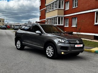2014 Volkswagen Touareg II Рестайлинг, серый, 2290000 рублей, вид 3