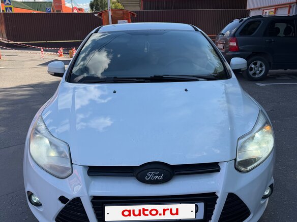 2013 Ford Focus III, белый, 455000 рублей