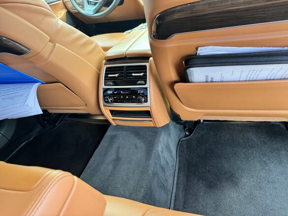 2019 BMW 7 серии Long 730Ld xDrive VI (G11/G12) Рестайлинг, серый, 5000000 рублей - вид 12