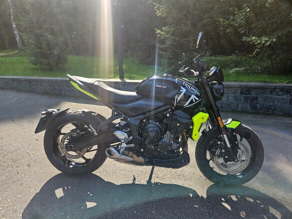 2024 Triumph Trident 660, чёрный, 920000 рублей - вид 2