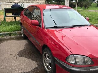 1998 Toyota Avensis I, красный, 470000 рублей, вид 2