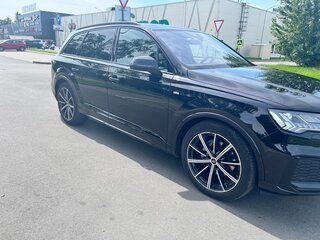 2021 Audi Q7 45 TDI II (4M) Рестайлинг, чёрный, 7506920 рублей, вид 3