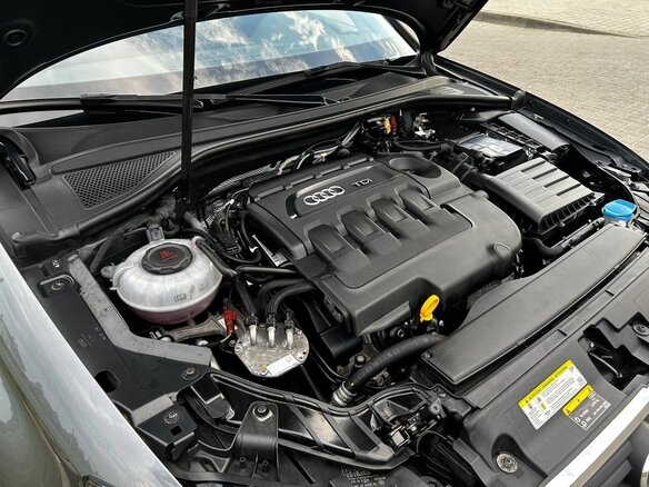 2019 Audi A3 III (8V) Рестайлинг, серебристый, 2200000 рублей - вид 9