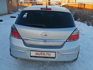 2014 Opel Astra H Рестайлинг, серебристый, 700000 рублей, вид 4