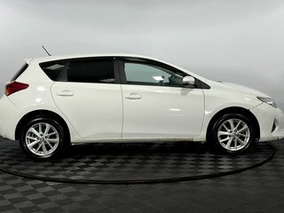 2013 Toyota Auris II, белый, 990000 рублей, вид 5