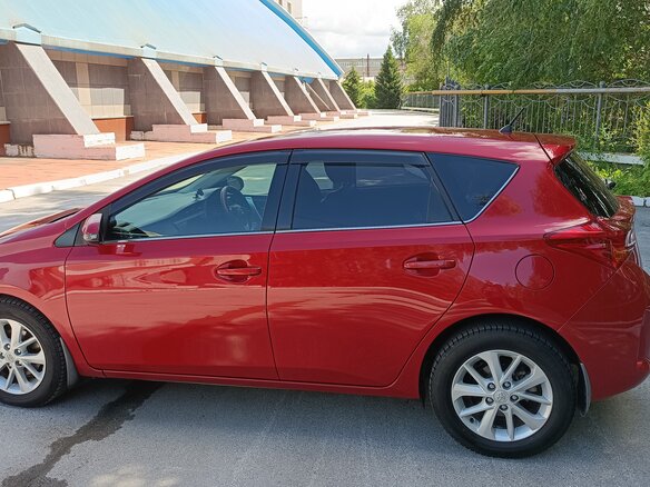 2014 Toyota Auris II, красный, 1290000 рублей - вид 13