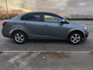 2013 Chevrolet Aveo II, серый, 700000 рублей, вид 4