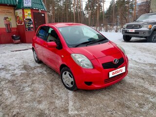 2005 Toyota Vitz II (XP90), красный, 535000 рублей, вид 5