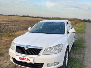 2012 Skoda Octavia II (A5) Рестайлинг, белый, 1000000 рублей, вид 2