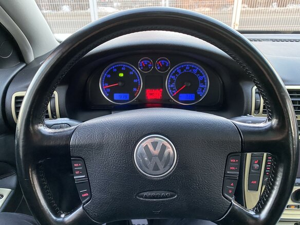 2003 Volkswagen Passat B5 Рестайлинг, чёрный - вид 17