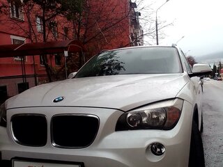 2013 BMW X1 18i I (E84) Рестайлинг, белый, 1150000 рублей, вид 1