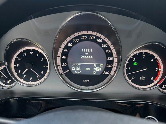 2010 Mercedes-Benz E-Класс 350 IV (W212, S212, C207), чёрный, 2050000 рублей - вид 8