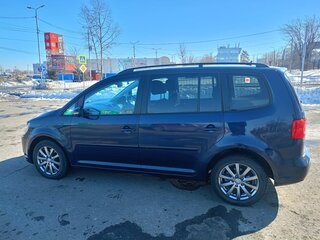 2014 Volkswagen Touran I Рестайлинг 2, синий, 1030000 рублей, вид 3