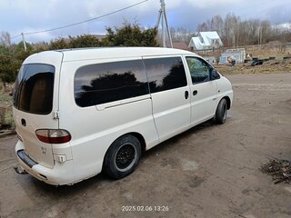2005 Hyundai H-1 I Рестайлинг, белый, 690000 рублей, вид 1