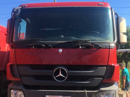 2017 Mercedes-Benz Actros, пурпурный, 7850000 рублей, вид 2