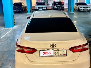 2019 Toyota Camry VIII (XV70), белый, 1750000 рублей, вид 4