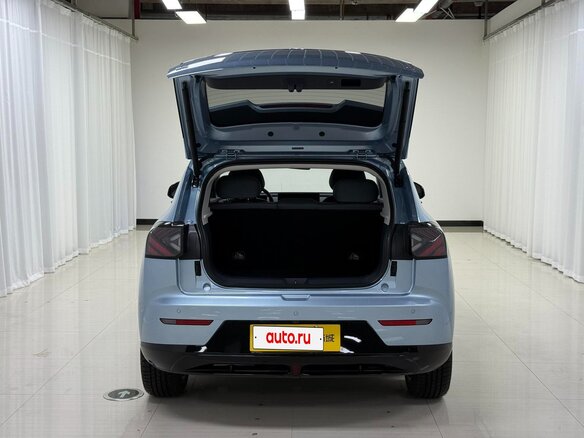 2025 Arcfox T1 42.3 kWh, голубой, 1620000 рублей - вид 11