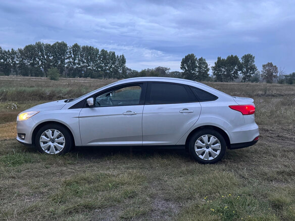 2016 Ford Focus III Рестайлинг, серебристый, 1150000 рублей - вид 5