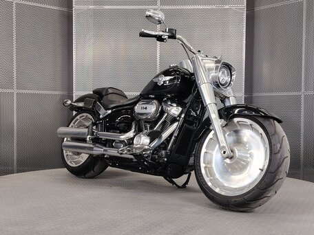 2018 Harley-Davidson Fat Boy, чёрный, 1929000 рублей, вид 2